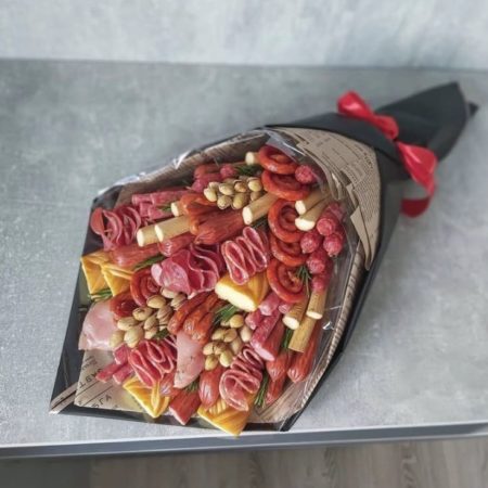 № 38. Букет из колбас и сыров